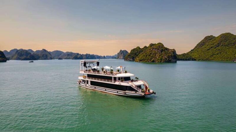 Halong bay day tour: Best seller IRIS CRUISE with live band - Who Should Consider This Tour?