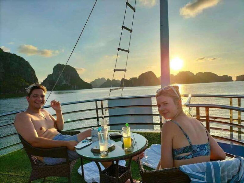 halong-bay-day-trip-surprise-cave-titop-island-kayaking