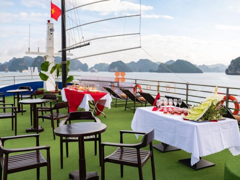 halong-bay-delights-deluxe-day-cruise-with-kayaking-lunch