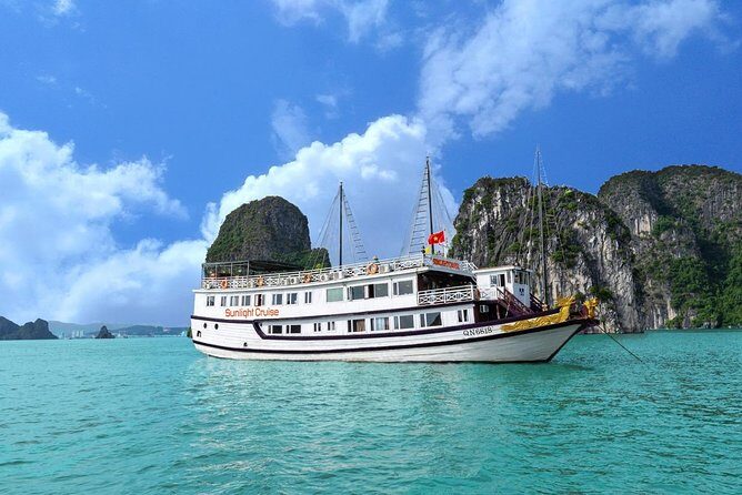 Halong bay deluxe cruise 2Days/1night: Kayaking, swimming, cave, mountain, meals - An in-depth look at the Halong Bay Deluxe Cruise