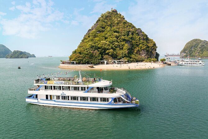 Halong Bay Deluxe Cruise with Lunch, Kayaking & Cave Tour - Key Points