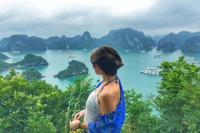halong-bay-full-day-tour-deluxe-small-group-buffet-kayak