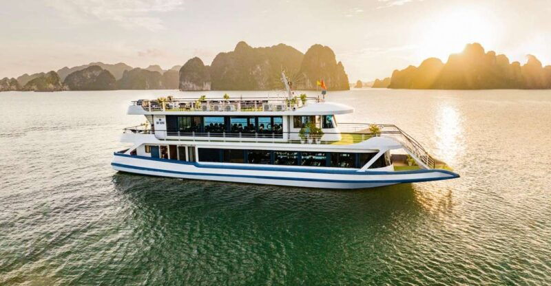 halong-bay-luxury-cruise-6-hours-trip-buffet-kayaking