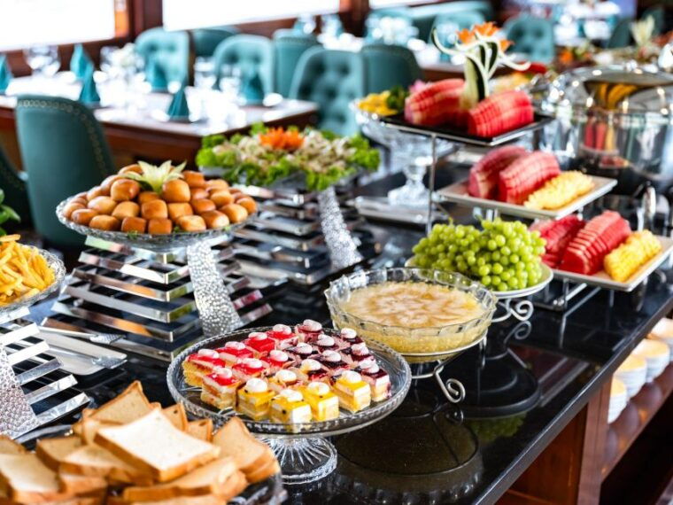 halong-bay-luxury-cruise-6-hours-trip-buffet-kayaking