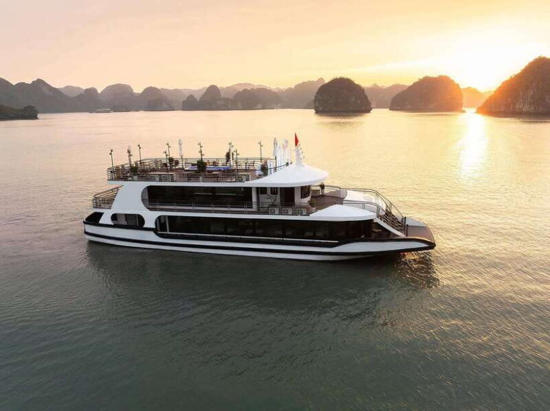 halong-bay-luxury-cruise-kayakswimcave-party-best-seller