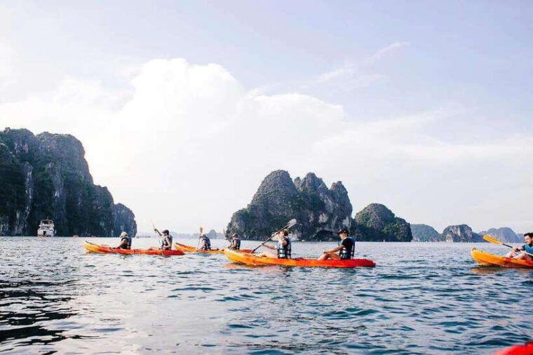 halong-bay-luxury-cruise-kayakswimcave-party-best-seller