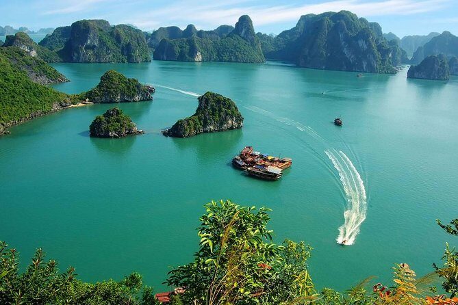 Halong Bay Luxury Cruise one day Tours - An In-Depth Look at the Halong Bay Luxury Cruise Experience