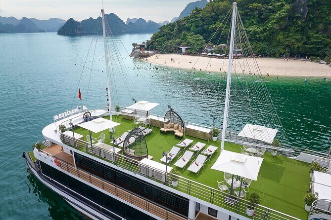 Halong Bay Luxury Day Tour: Buffet Lunch, Kayaking & Jacuzzi - Discovering the Halong Bay Luxury Day Tour: A Balance of Comfort, Adventure, and Stunning Scenery