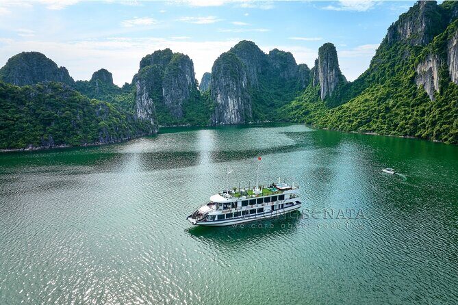 Halong Bay Luxury Sonata Cruise with Traditional Music from Hanoi - The Culinary Experience