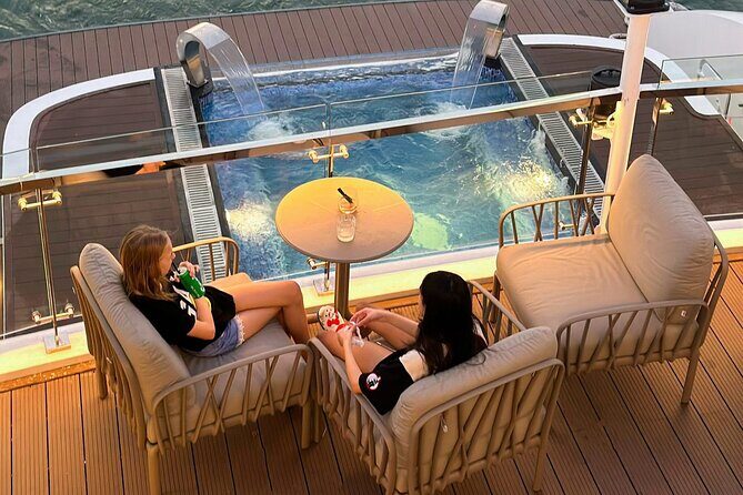 Halong Bay Sunset Cruise & Luxury Dinner with Stunning Views - Meeting Points and Practical Details