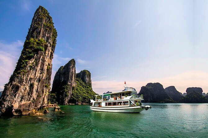 Halong Deluxe Day Tour with Small Group on Boat from Hanoi - A Closer Look at the Halong Deluxe Day Tour from Hanoi