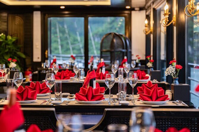 Halong & Lan Ha Bay Luxury Cruise 3 Days 2 Nights from Hanoi - What Makes This Cruise Stand Out?