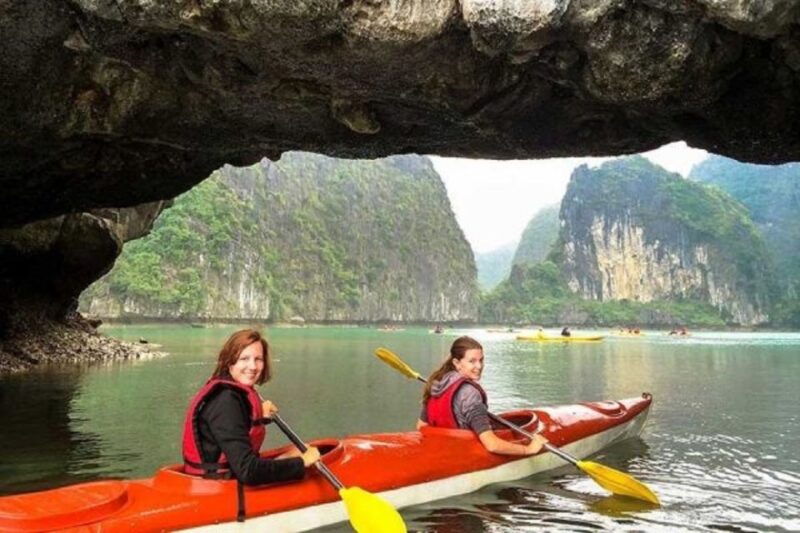 halongbay-6hrs-cruise-with-kayak-titop-island-cave-set-menu