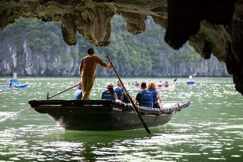 halongbay-6hrs-cruise-with-kayak-titop-island-cave-set-menu