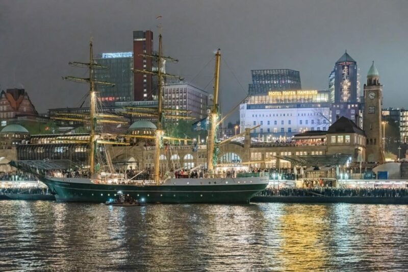 hamburg-1-5-hour-evening-lights-harbour-cruise-on-a-ship