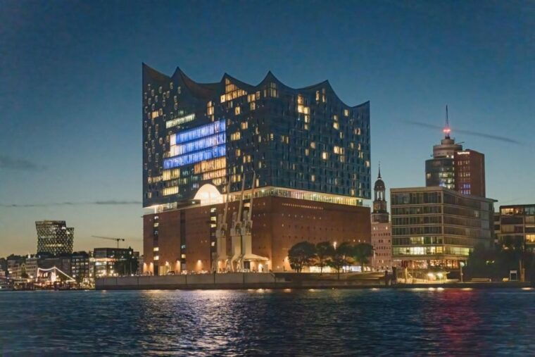 hamburg-1-5-hour-evening-lights-harbour-cruise-on-a-ship