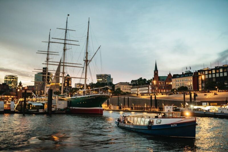 Hamburg: 1-Hour Evening Harbor Lights Cruise - Final Thoughts: Is This Cruise Worth It?