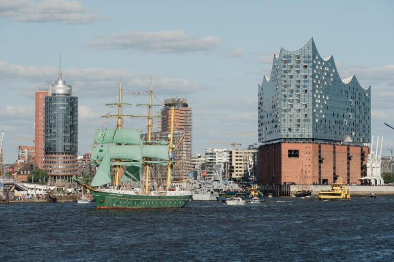 hamburg-1-hour-harbor-boat-tour-hamburg