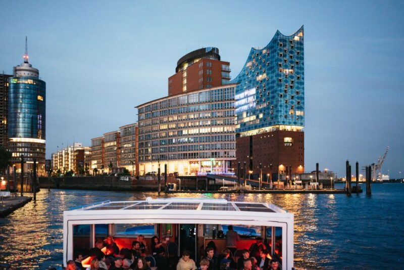 hamburg-1-hour-harbor-evening-lights-cruise