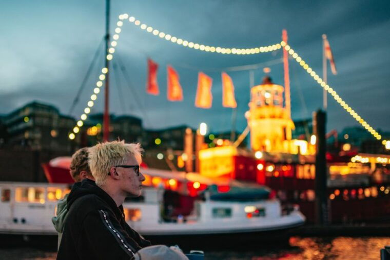 hamburg-1-hour-harbor-evening-lights-cruise