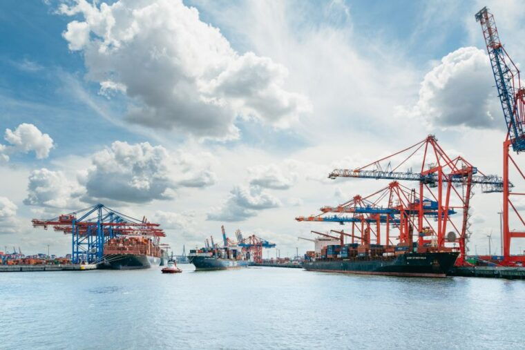 hamburg-1-hour-harbor-sightseeing-cruise-with-hafencity