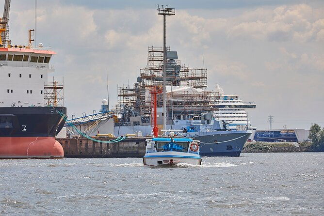 hamburg-1-hour-harbor-tour-2