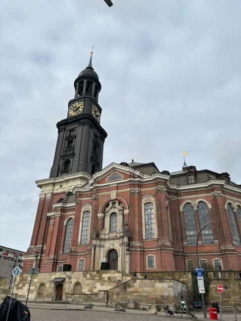 Hamburg: 1-Hour Sightseeing Bus Tour with Live Guide - Key Points