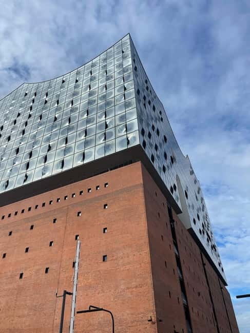 Hamburg: 1-Hour Sightseeing Bus Tour with Live Guide - Practical Tips for Your Tour