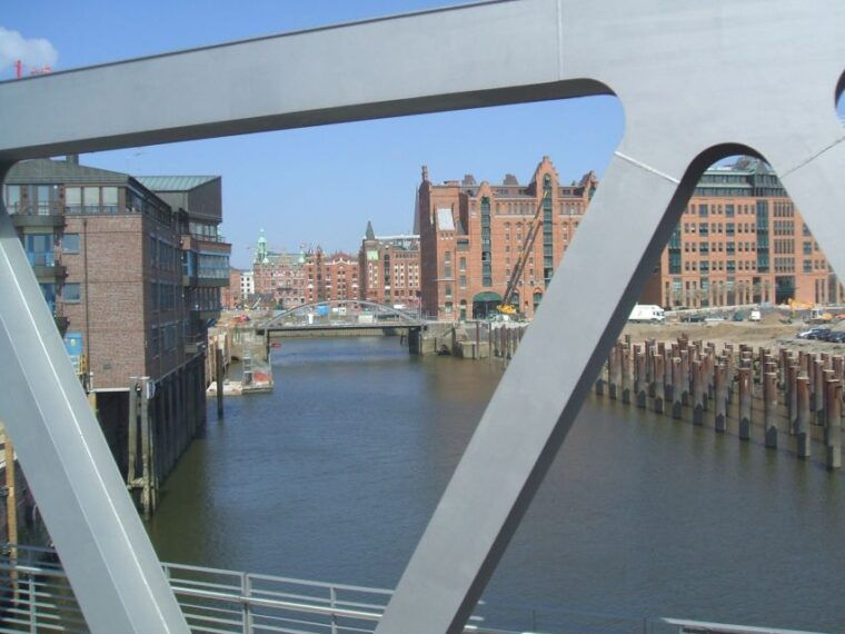 hamburg-bike-tour-of-the-speicherstadt-old-harbor