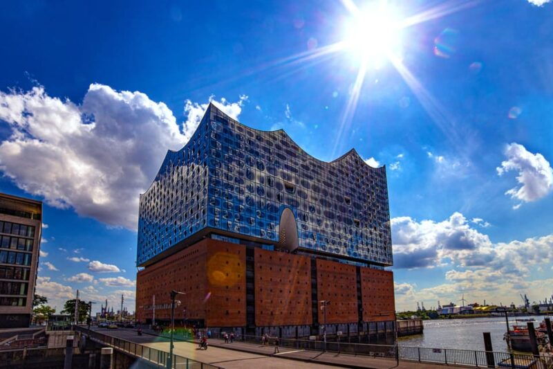 hamburg-elbphilharmonie-highlights-and-plaza-guided-tour