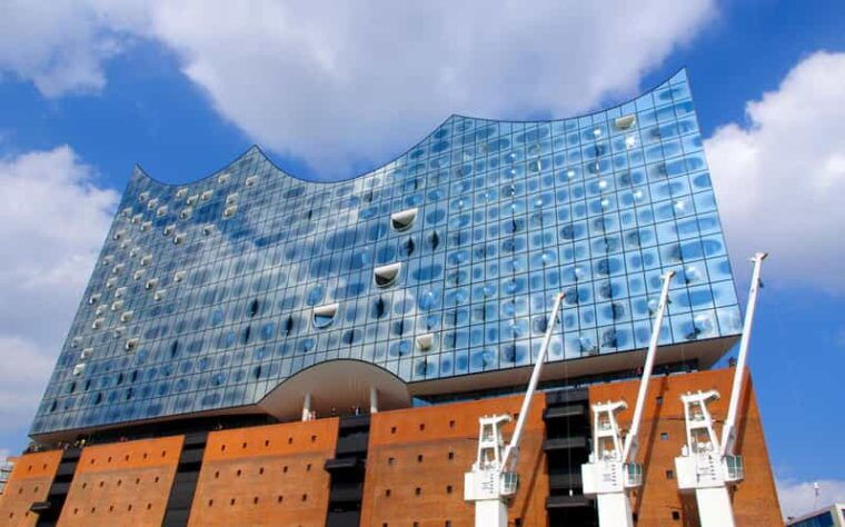 hamburg-elbphilharmonie-highlights-and-plaza-guided-tour