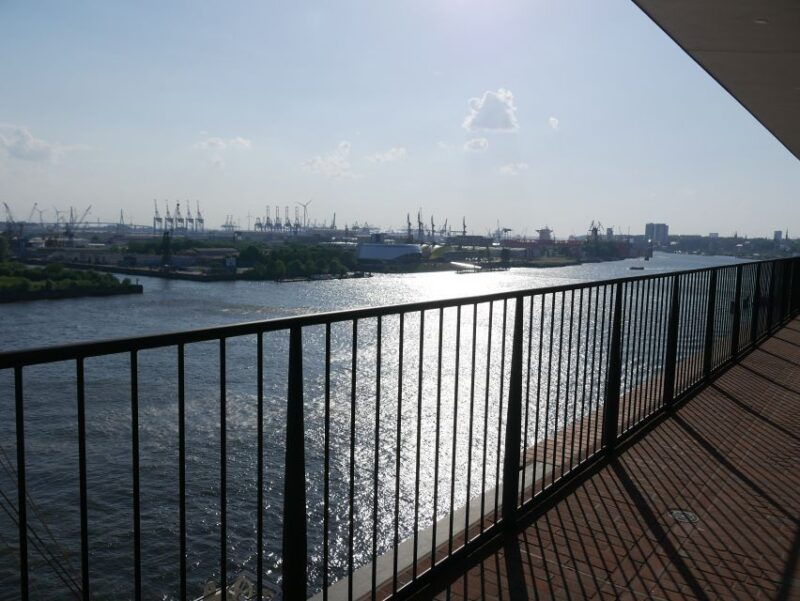 hamburg-elbphilharmonie-plaza-guided-tour