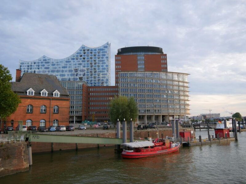 hamburg-elbphilharmonie-plaza-guided-tour