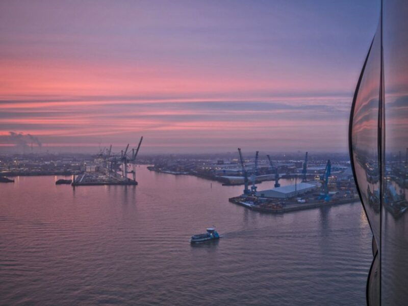 hamburg-elbphilharmonie-plaza-highlights-surroundings