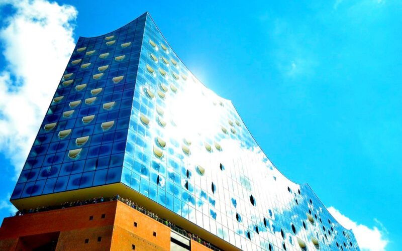 hamburg-elbphilharmonie-plaza-highlights-surroundings