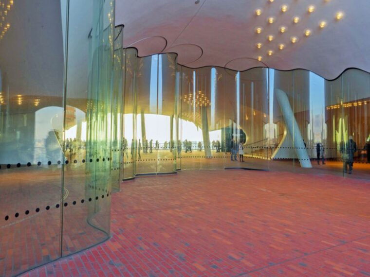 hamburg-elbphilharmonie-plaza-highlights-surroundings