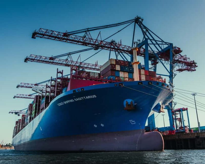 Hamburg: Grand harbor tour, 1 hour - Key Points