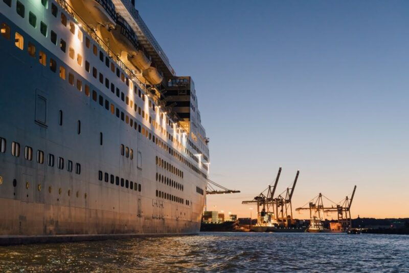 hamburg-grand-harbor-tour-by-traditional-barge