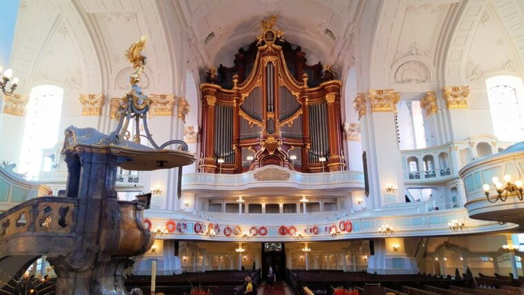 hamburg-guided-tour-of-st-michaels-church