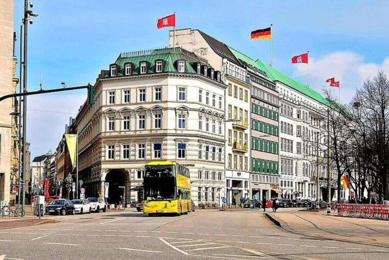 hamburg-hop-on-hop-off-bus-tour-yellow-double-decker