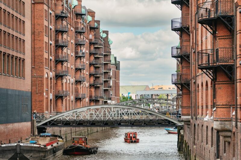 Hamburg: Hop-On Hop-Off Bus with Harbor Cruise - FAQs