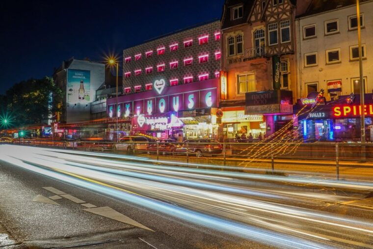 hamburg-in-the-footsteps-of-olivia-reeperbahn-tour