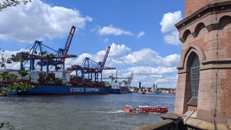hamburg-jan-fedder-self-guided-city-tour-in-his-footsteps