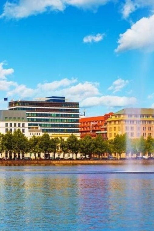 hamburg-must-see-walking-tour-with-a-guide