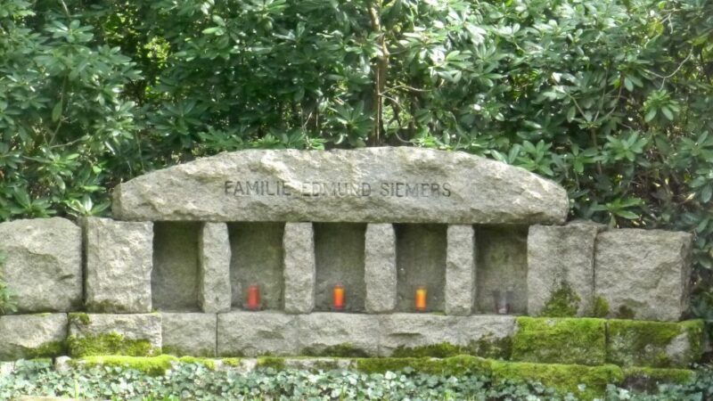 hamburg-ohlsdorf-cemetery-self-guided-angel-walk