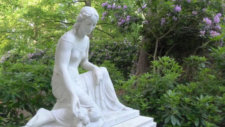 hamburg-ohlsdorf-cemetery-self-guided-angel-walk