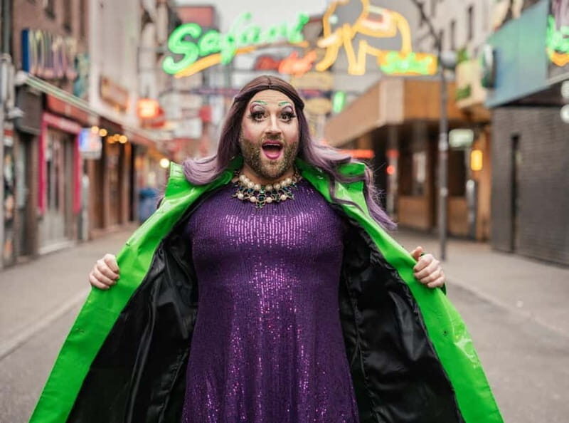 Hamburg: Pamela unpacks! - Kieztour with a drag queen - Exploring Hamburg’s Reeperbahn with a Glittering Guide