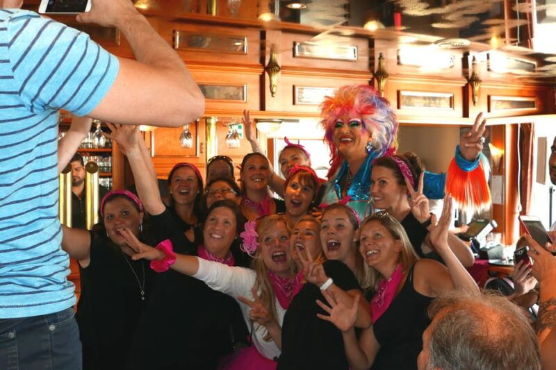 hamburg-party-harbor-cruise-with-olivia-jones