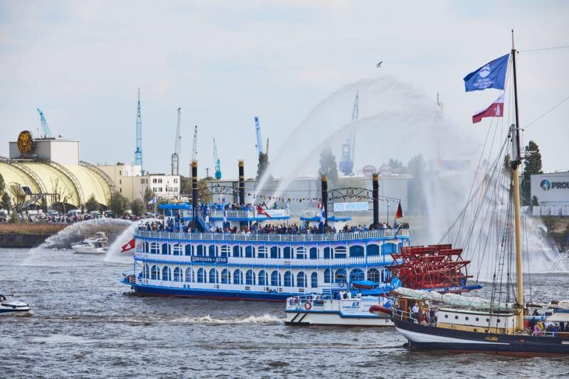 hamburg-port-anniversary-cruise-to-the-departure-parade