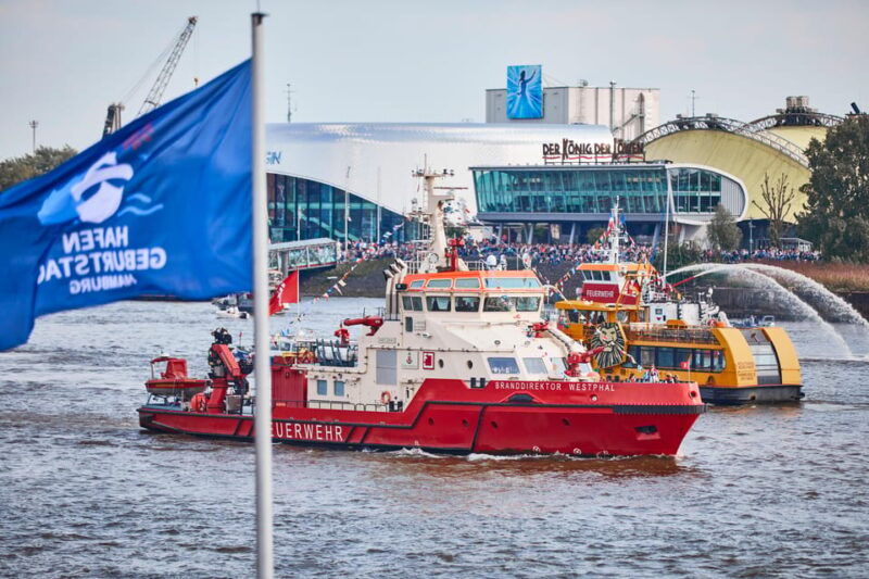hamburg-port-anniversary-cruise-to-the-entry-parade